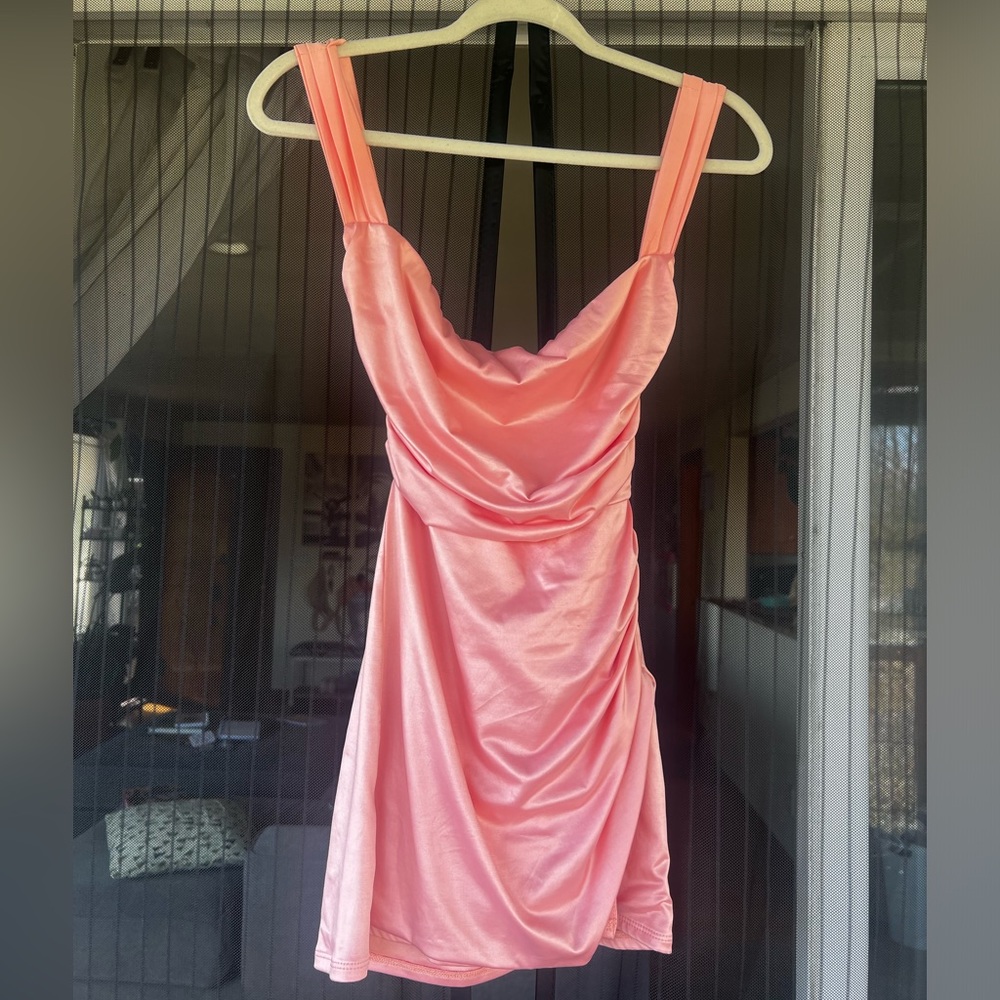 Lucy in the sky, short pink flirty cute dress!! Size small BRAND NEW